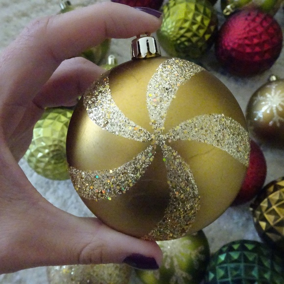 Glittery Red Green & Gold Christmas Ball Ornaments--Big Bulk Lot of 29! :o) - Picture 7 of 10